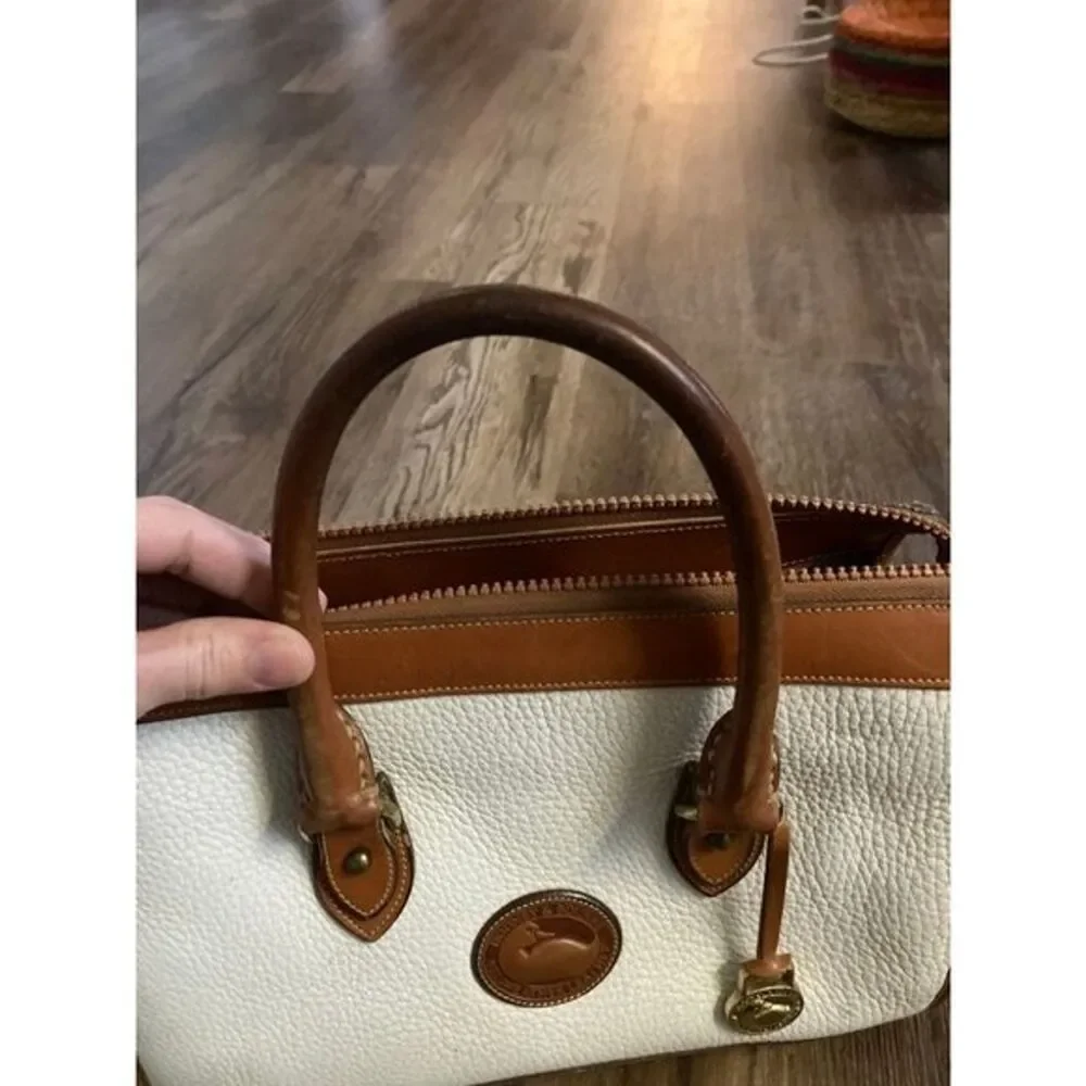 Dooney Bourke Vintage All Weather Off White Leather Purse Satchel Hand Bag
